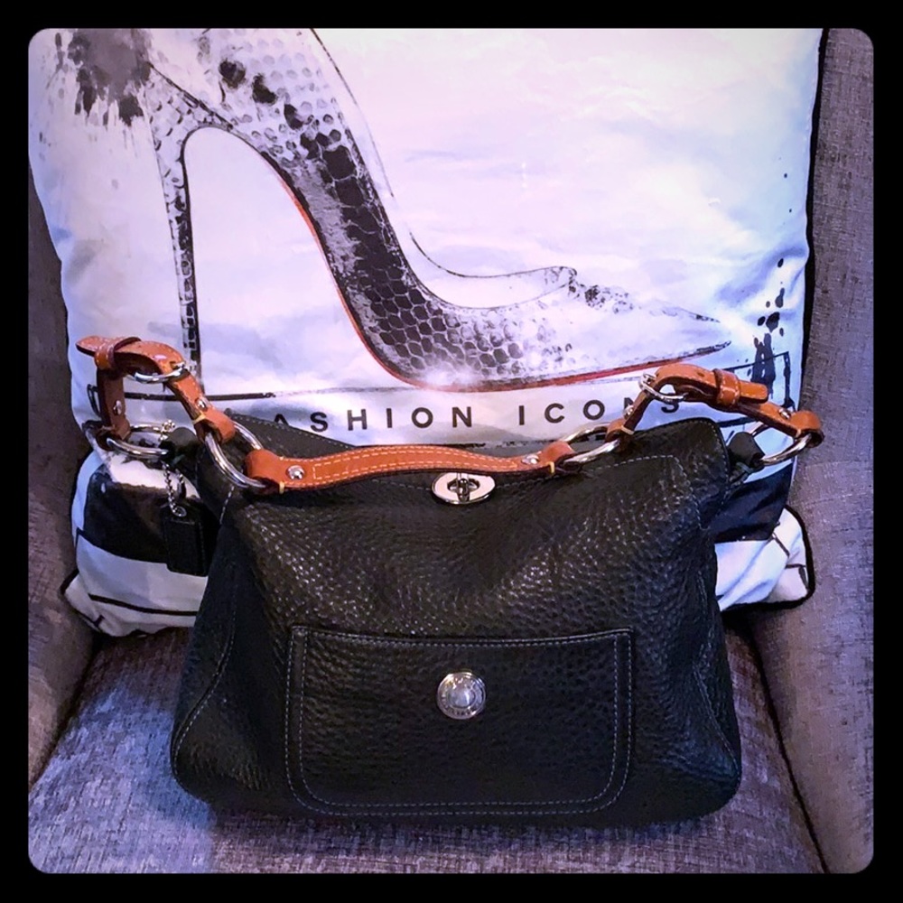 Beautiful classic black pebble leather coach bag!